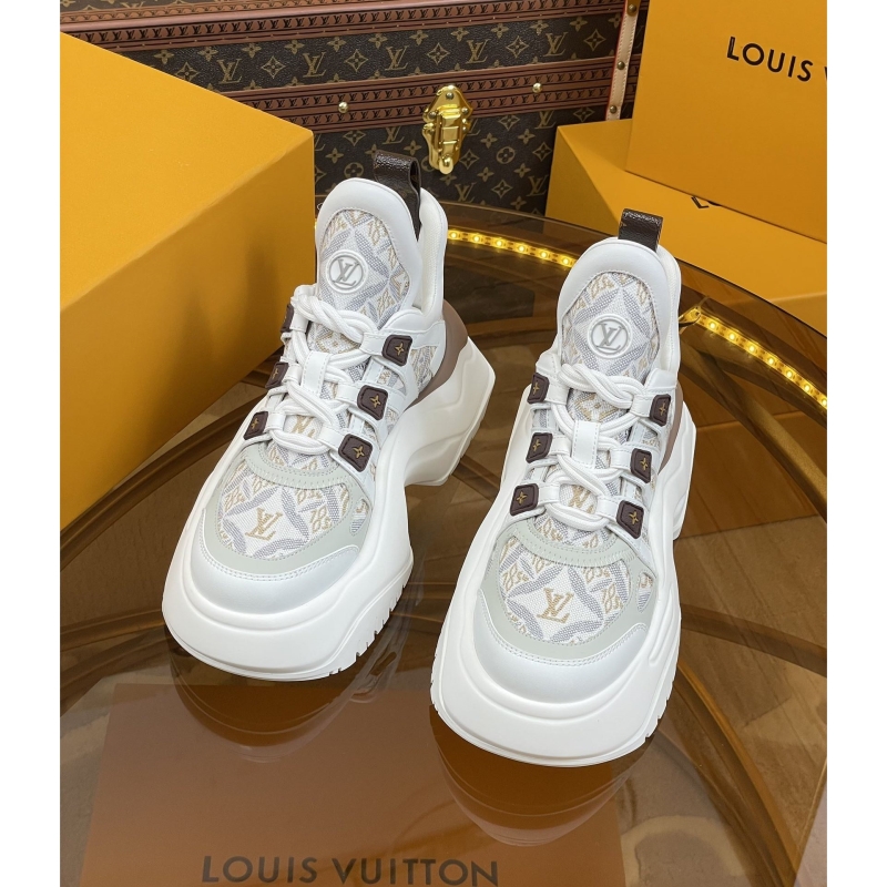 l**is V*t*n sneakers